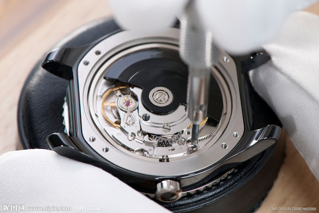 沛纳海手表维修服务中心（修复沛纳海手表进水问题）