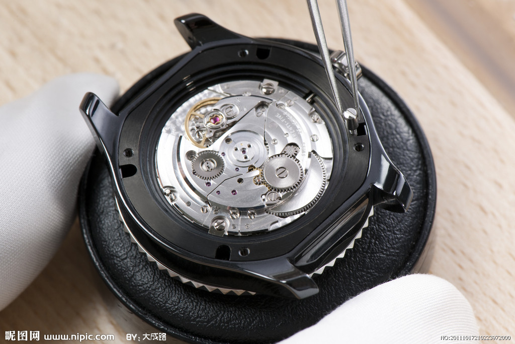 沛纳海手表多长时间保养一次（沛纳海摆轮异常）